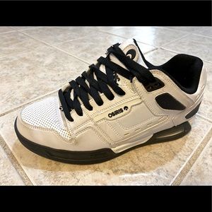Osiris Peril White/Black Size 11.5